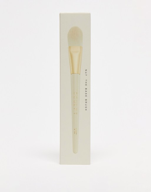 Brocha de maquillaje para base The Foundation Brush #7 de Spectrum Sculpt x Ash K Holm