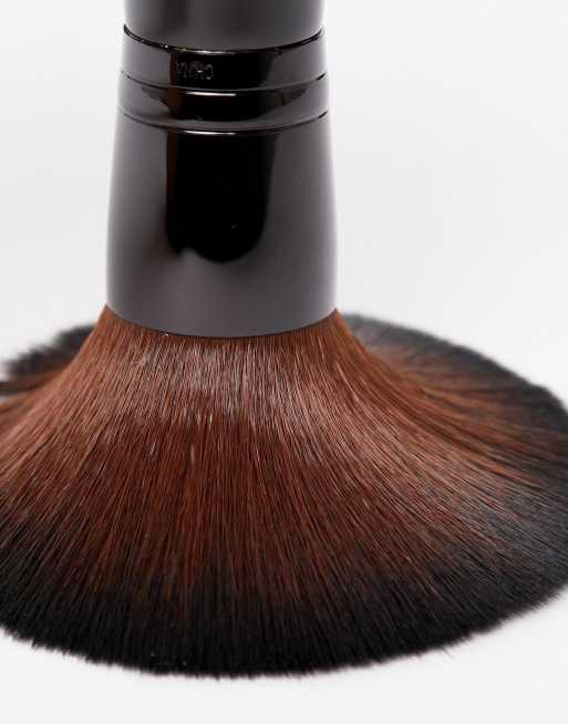 Brocha para bronceador de Laura Mercier, 2 de 2