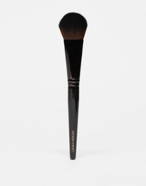 Brocha para colorete de Laura Mercier - view 1