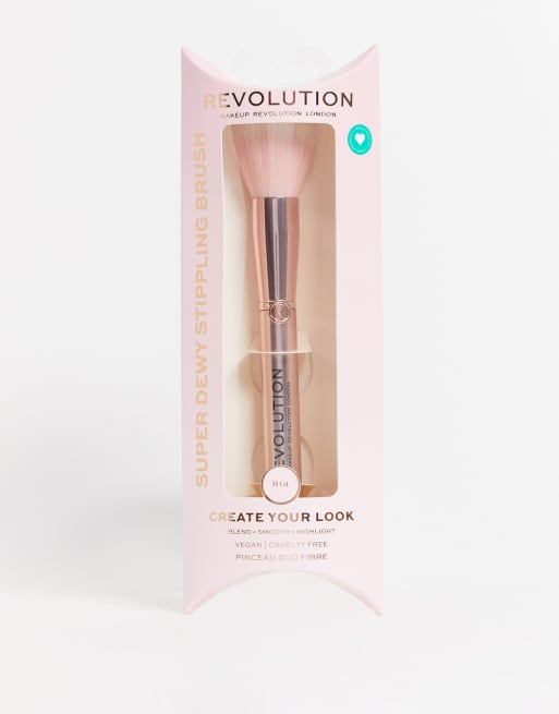 Brocha tipo mofeta Create Super Dewy de Revolution