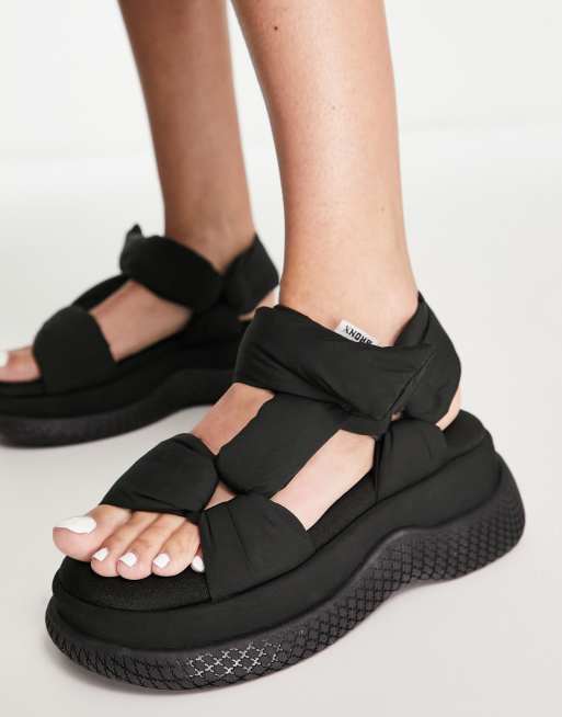 Bronx - Bru-te - Chunky sorte sandaler med puffede remme