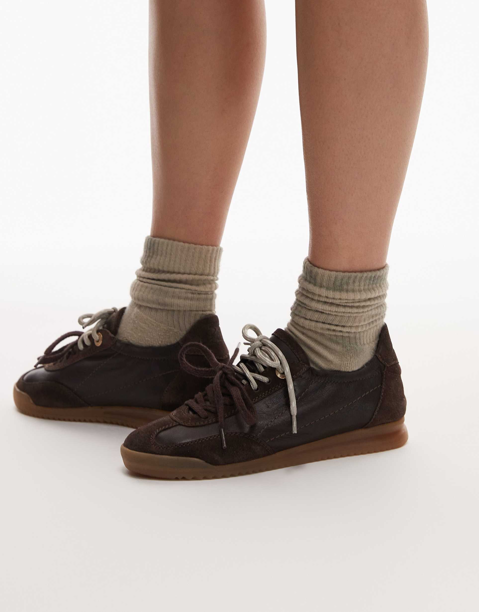 bronx cli-oo lace up gum sole leather sneakers in brown
