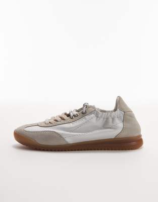 Bronx Bronx Cli-oo lace up gum sole leather trainers in off white
