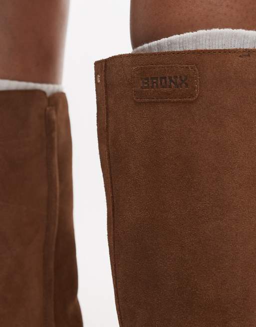Bronx – Flauschige, gemütliche, kniehohe Stiefel aus Wildleder in Kastanienbraun, 2 von 4