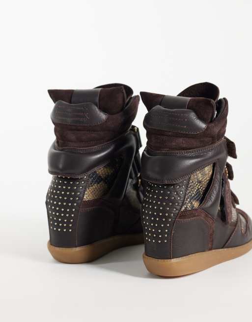 Bronx Jae-yy Sneaker mit Keilabsatz in dunkelbraunem Schlangenprint, 4 von 5
