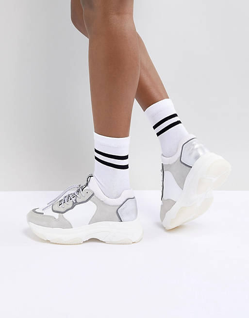 Bronx – Klobige Sneaker aus Wildleder in Weiß und Grau