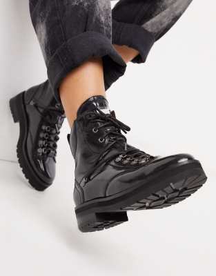 all black skechers