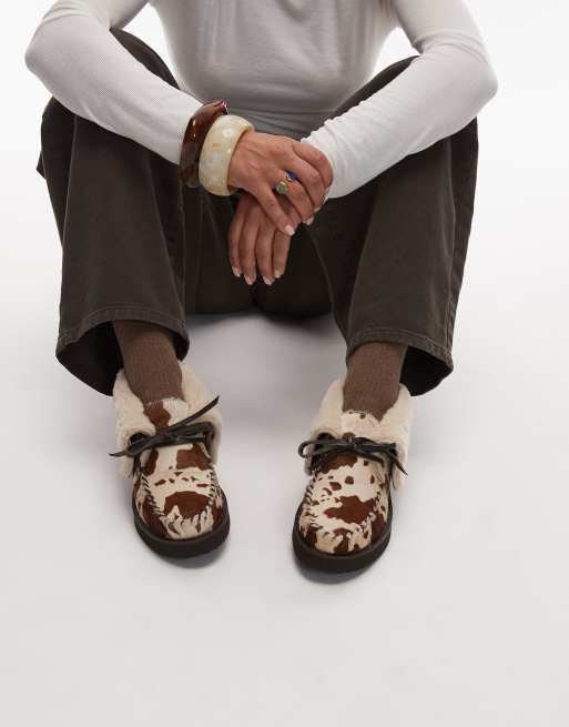 Bronx - Mocassini stringati in camoscio con motivo pezzato e dettagli soffici