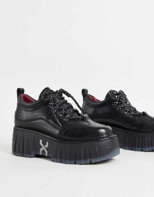 Bronx - Moon Walk - Leren sneakers met dikke plateauzool in zwart
