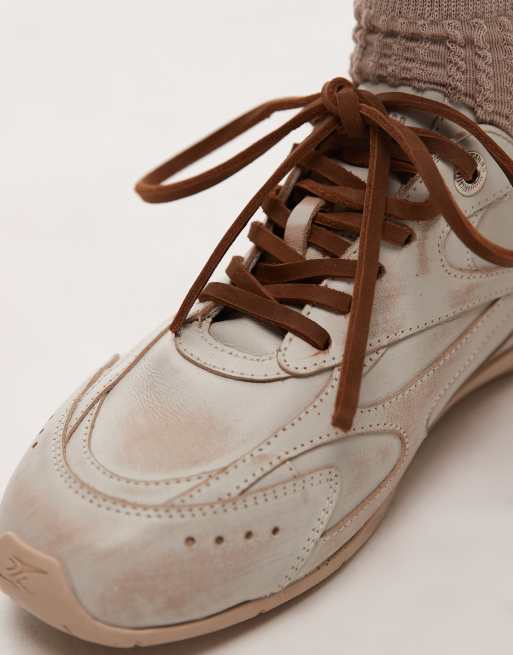 Bronx Myr-aa trainers in off white vintage brush off leather