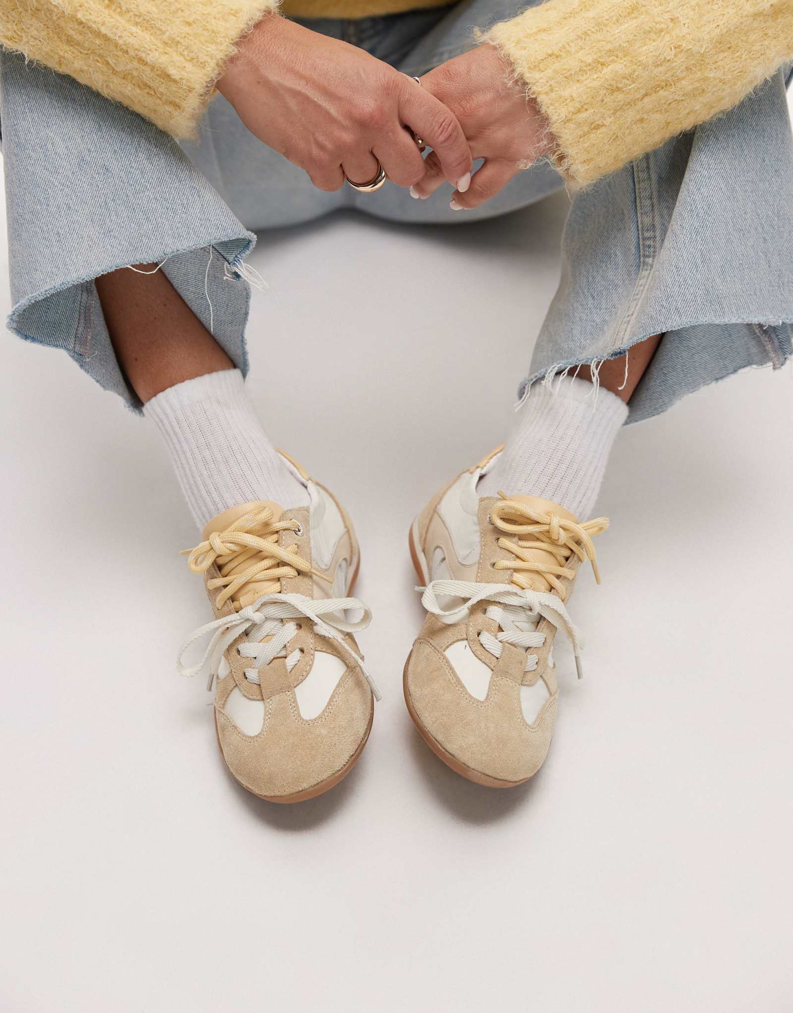 Кожаные кроссовки Bronx Park-err с контрастными шнурками масляно-желтого цвета