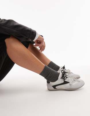  Park-err leather trainers with contrast laces in vintage white