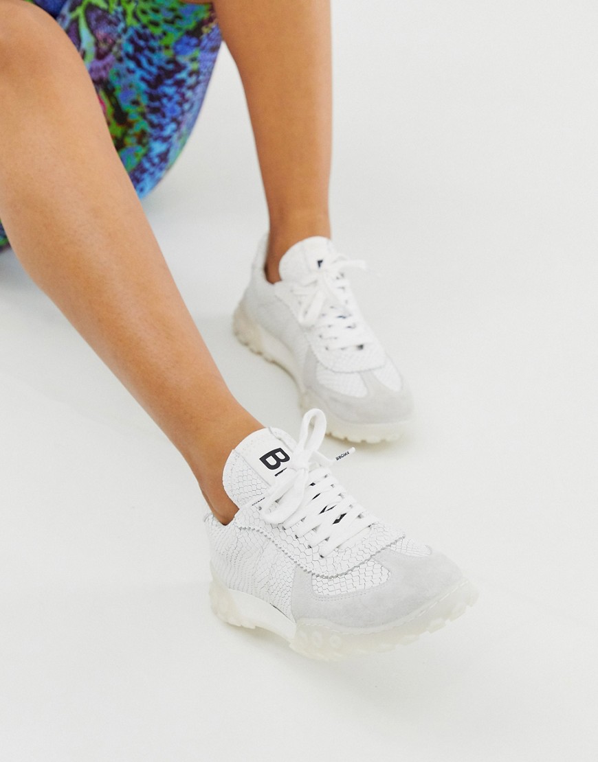 Bronx - Sneakers in camoscio con suola spessa-Bianco