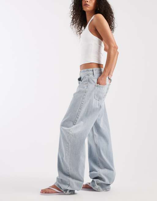 Bronze Snake Horseshoe jean in light wash denim, 2 of 5