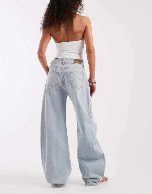 Bronze Snake Horseshoe jean in light wash denim, 3 of 5