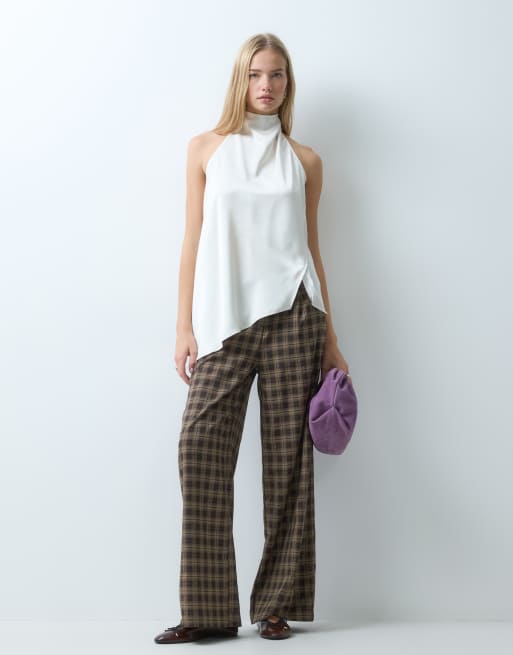 Bronze Snake top met open rug, asymmetrische halternek in ivoorwit, 2 van 4