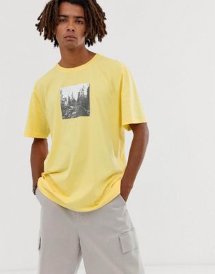 Brooklyn Supply Co. - Brooklyn supply co - extreem oversized t-shirt met stadsprint in geel