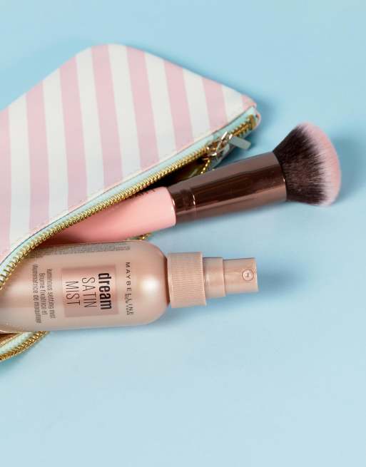 Bruma fijadora de maquillaje Dream Satin de Maybelline, 2 de 4