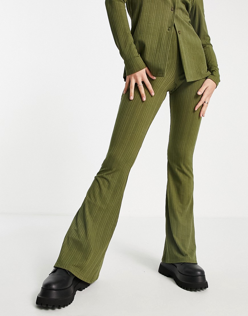 Брюки клеш цвета хаки в рубчик (от комплекта) -Зеленый цвет Miss Selfridge112488854 – цена 1990 ₽ в интернет-магазине ASOS
