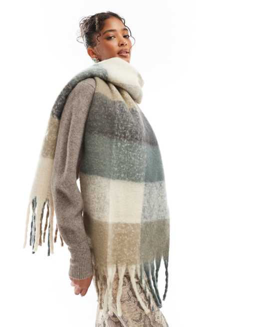 Bufanda a cuadros beis de bouclé suave de Vero Moda, 3 de 4