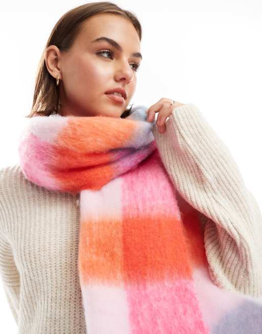 Bufanda a cuadros multicolores con flecos de tejido supersuave de PIECES