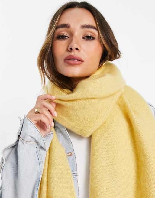 Bufanda amarilla con de tejido muy de DESIGN | ASOS