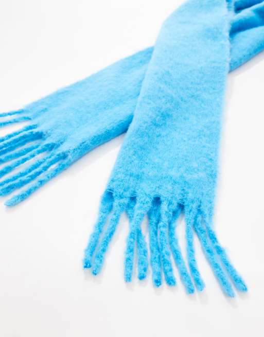 Bufanda azul luminoso con flecos de ASOS DESIGN, 4 de 4