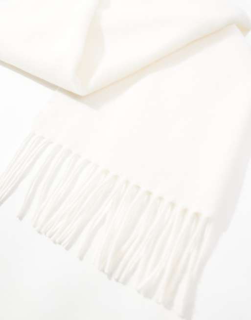 Bufanda blanco hueso de lana premium de Weekday, 2 de 4