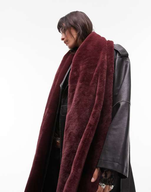 Bufanda burdeos ancha de piel sintética Sid de Topshop
