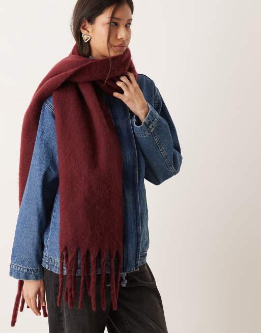 Bufanda burdeos gruesa de punto suave de Gina Tricot, 3 de 3