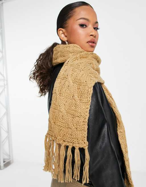 Bufanda camel de punto texturizado con flecos de | ASOS