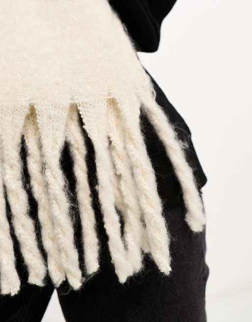 Bufanda color crema de bouclé de Vero Moda, 2 de 4