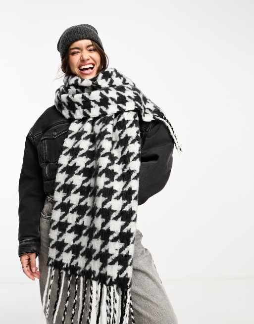 Bufanda con estampado de pata de gallo de punto mullido Blown up de ASOS DESIGN , 4 de 4