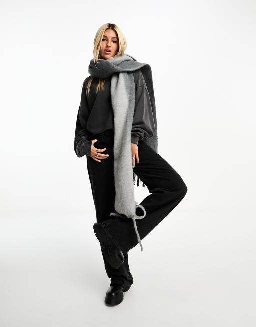 Bufanda gris en dos tonos estilo manta de My Accessories London