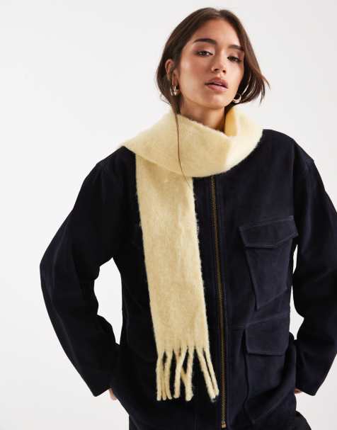 Bufanda larga amarillo pálido con flecos de tejido muy suave de Pieces - view 1