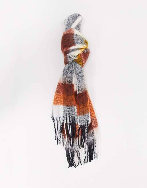Bufanda larga y esponjosa en color mostaza y marrón a cuadros de ASOS DESIGN