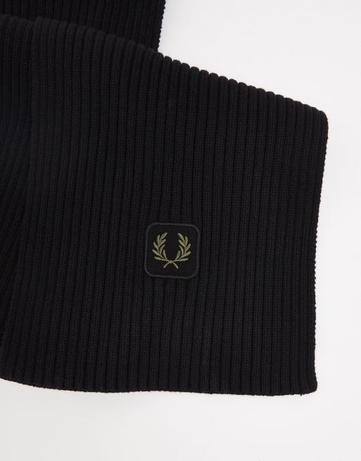 Bufanda negra de canalé de algodón de Fred Perry, 2 de 3