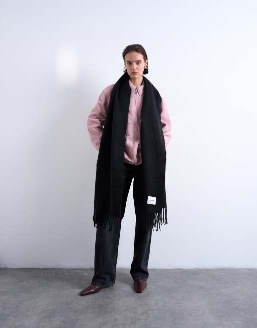 Bufanda negra tipo manta de tejido supersuave Simone de Topshop