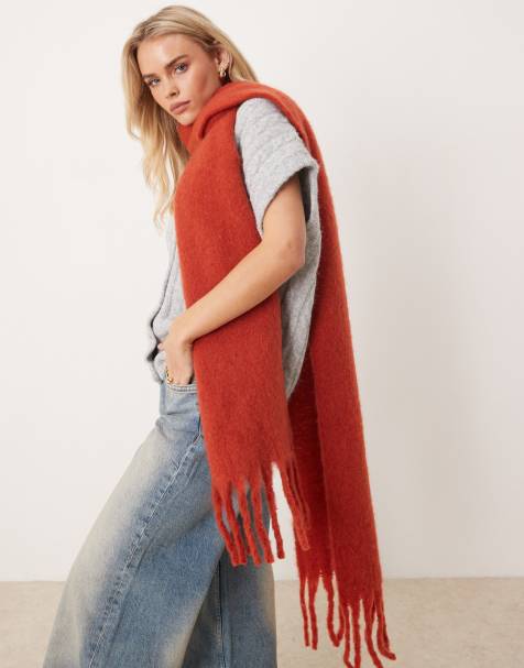Bufanda roja lisa con flecos de tejido muy suave de VILA - view 1