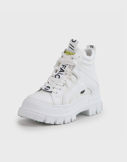 Buffalo Aspha chunky boots in white