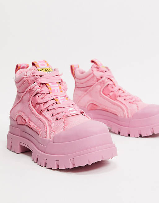 Gentage sig bundt faktureres Buffalo Aspha flat ankle boots in pink washed denim | ASOS