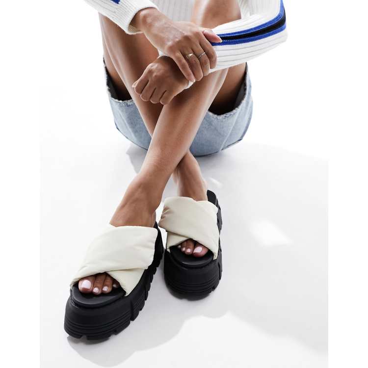 Buffalo☆Ava Velcross flat sandals in beige サンダル【UK発】 Buffalo Ava Velcross flat sandals in beige | ASOS