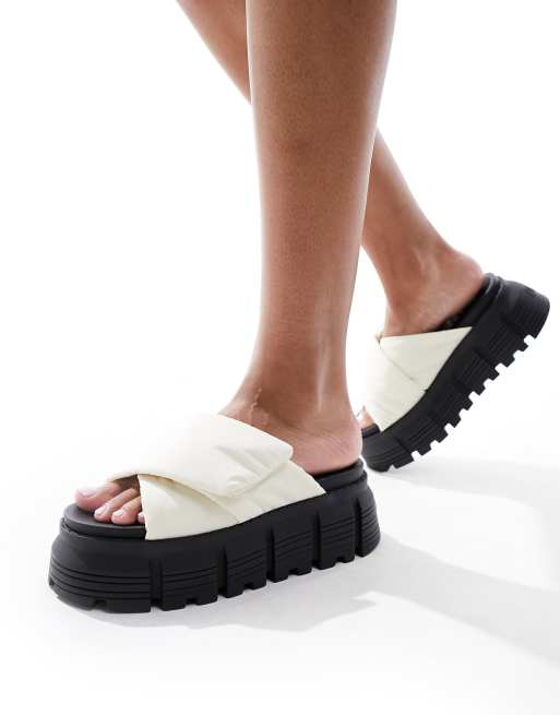 Buffalo☆Ava Velcross flat sandals in beige サンダル【UK発】 Buffalo Ava Velcross flat sandals in beige | ASOS