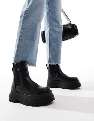 Buffalo Chunky Boot In Black