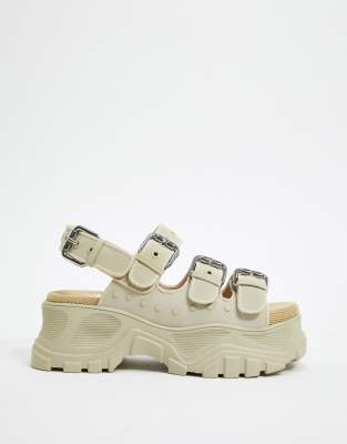 Buffalo Chunky Buckle Sandal-cream