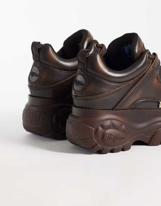 Buffalo Classic trainers in vintage brown, 3 of 5