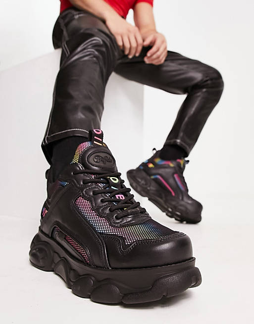 Buffalo – Cloud Chai – Svarta, grova sneakers med regnbågsfärgad detalj  