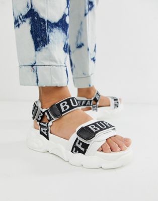 Buffalo – Eisla – Platta grova sandaler med logga-Flerfärgad