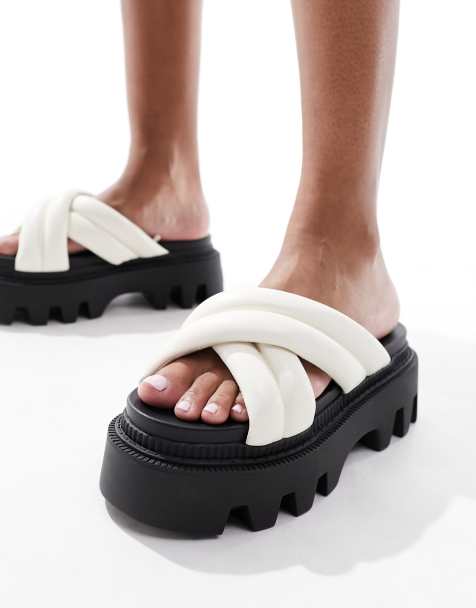 Buffalo Flora Cross Quilt flat sandals in beige - view 1