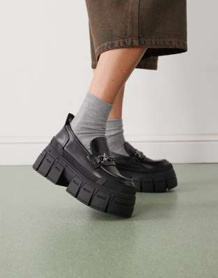 Buffalo Gospher Chunky Loafers In Black